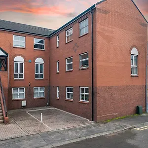 Pass The Keys - 2br Luxury With Jacuzzi Bath Apartment