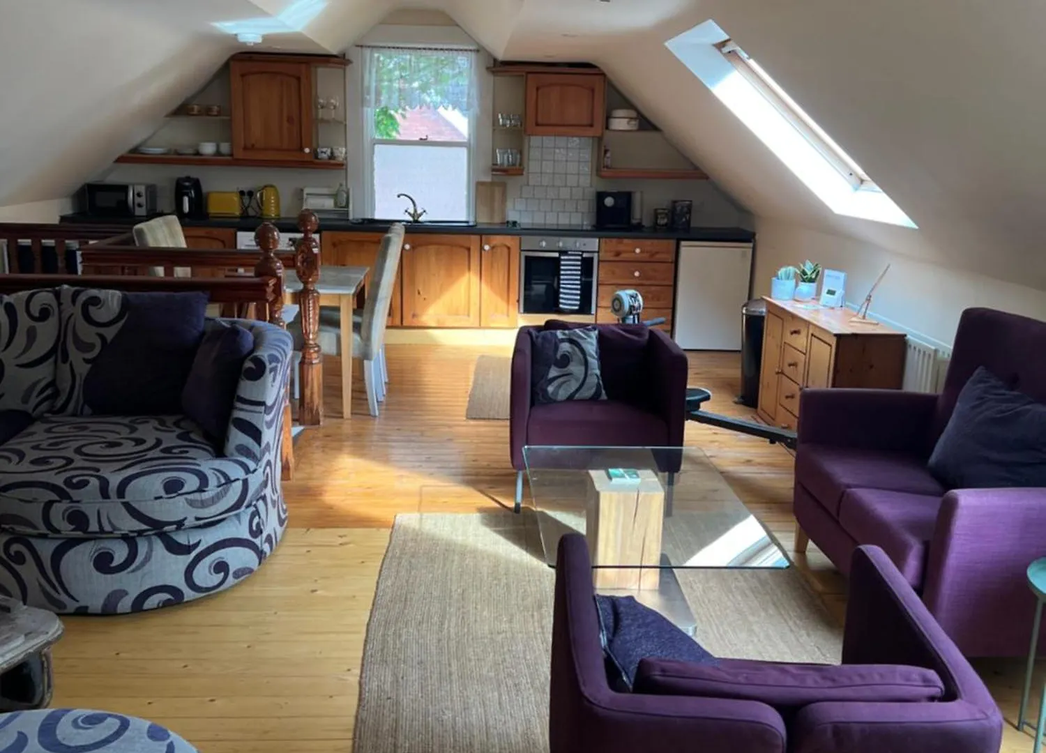 Self Contained Coach House In Leafy South Belfast The Location Is Not Accurate contacts